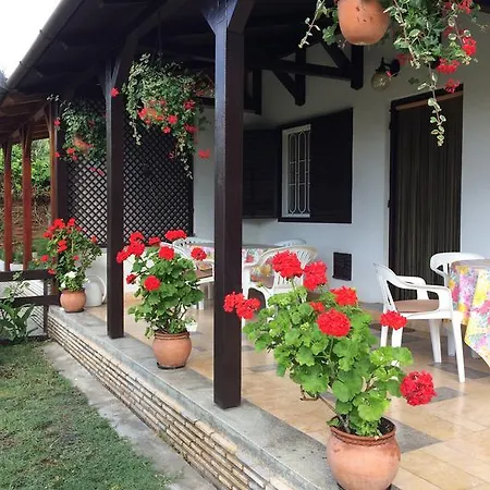 Rozsa Nyaralohaz Tatil Evi